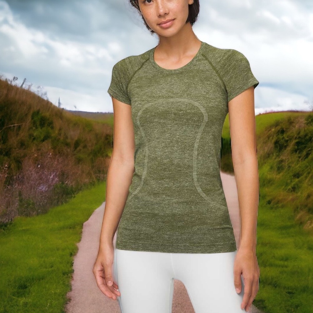 Lululemon Swiftly Speed Short Sleeve in White/Everglades/Black/Field Green Sz 8